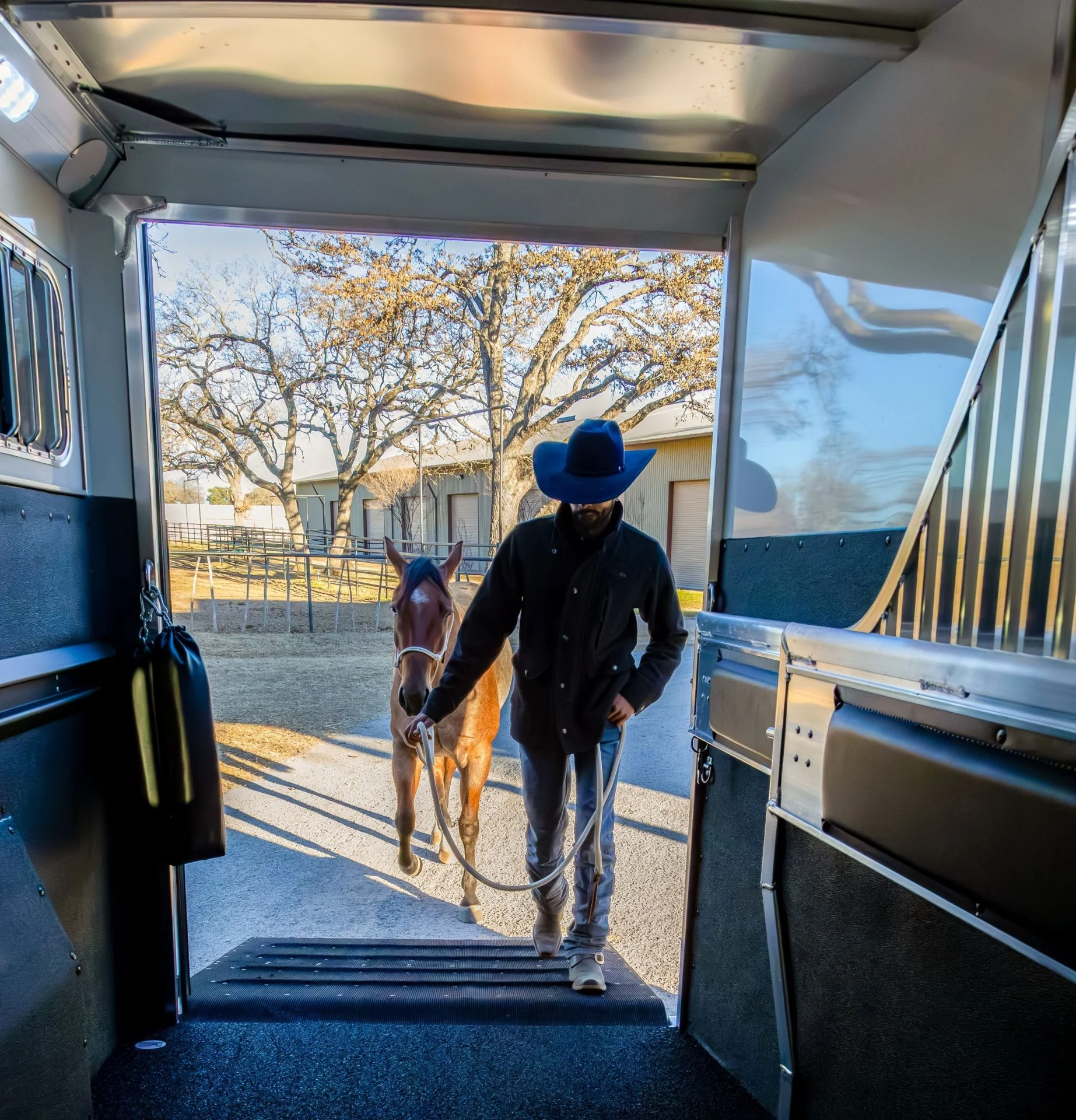 premium-horse-trailer-for-stress-free-travel-1.JPG